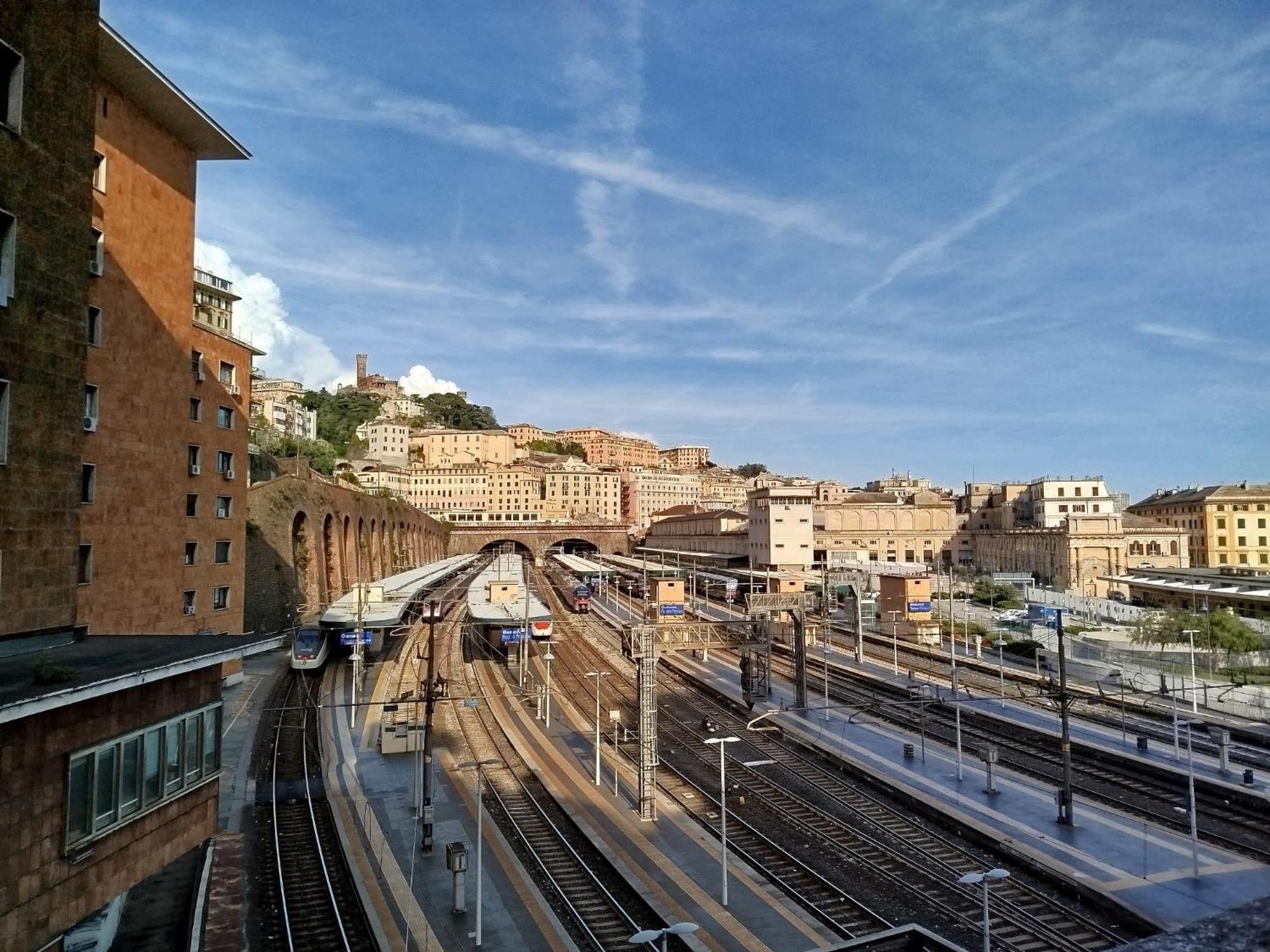 Apartment In Centro A 250m Stazione Di Principe